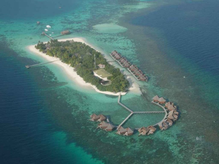 المنتجعات السياحية في المالديف