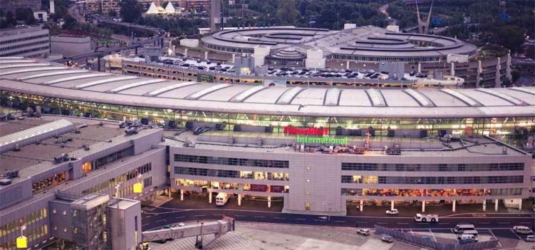 مطار دوسلدورف الدولي Dusseldorf Airport