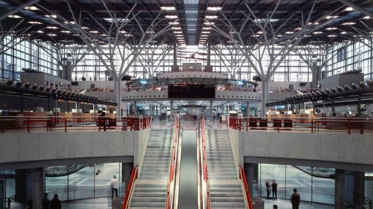 مطار شتوتغارت الدولي Stuttgart Airport