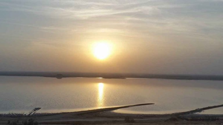 بحيرة العوشزية Lake Al Oushzih