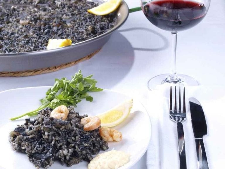 الأرز الأسود - Arroz Negro