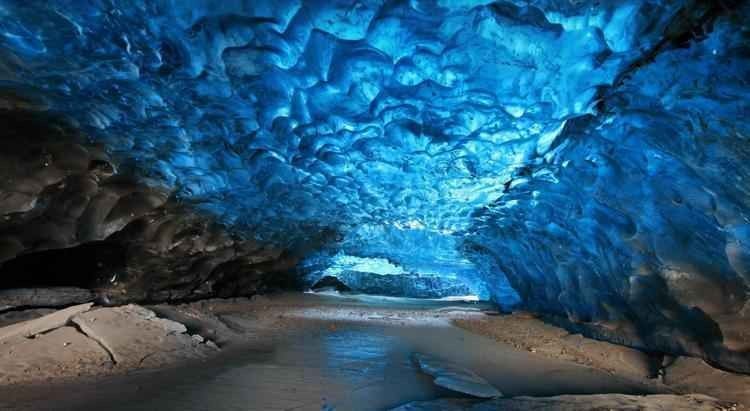 كهف مندنهال الجليدي Mendenhall Ice Cave