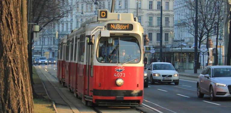 وسائل المواصلات والتنقل داخل النمسا Transportation