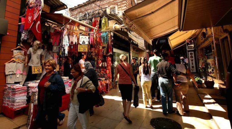 سوق محمود باشا في تركيا