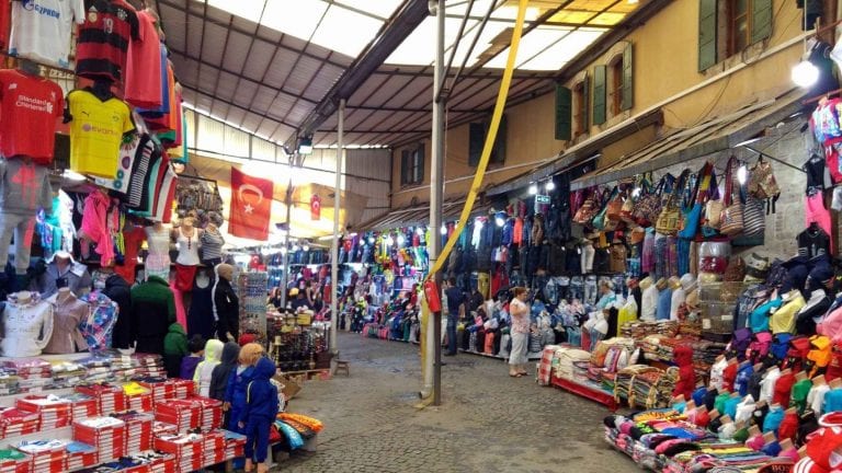 - السوق الرئيسي أو البازارالكبير في أنطاليا...