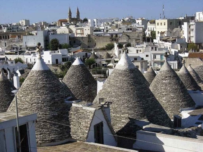 قرية ألبيروبيلو Alberobello