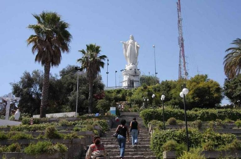 - سان كريستوبال.. ” Cerro San Cristobal “