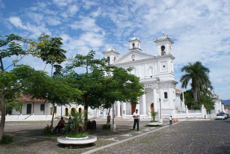 الاماكن السياحية في السلفادور .. " بلدية سوشيتوتو Suchitoto in Salvador " ..