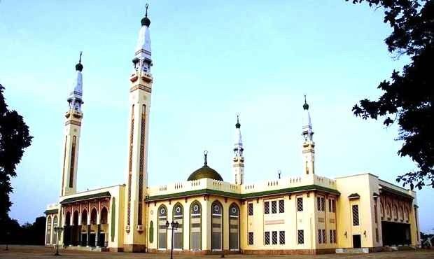 الاماكن السياحية في غينيا .. " مسجد كوناكرى الكبير " ..