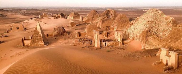 " أهرامات مروي " .. افضل معالم السياحة في السودان ..