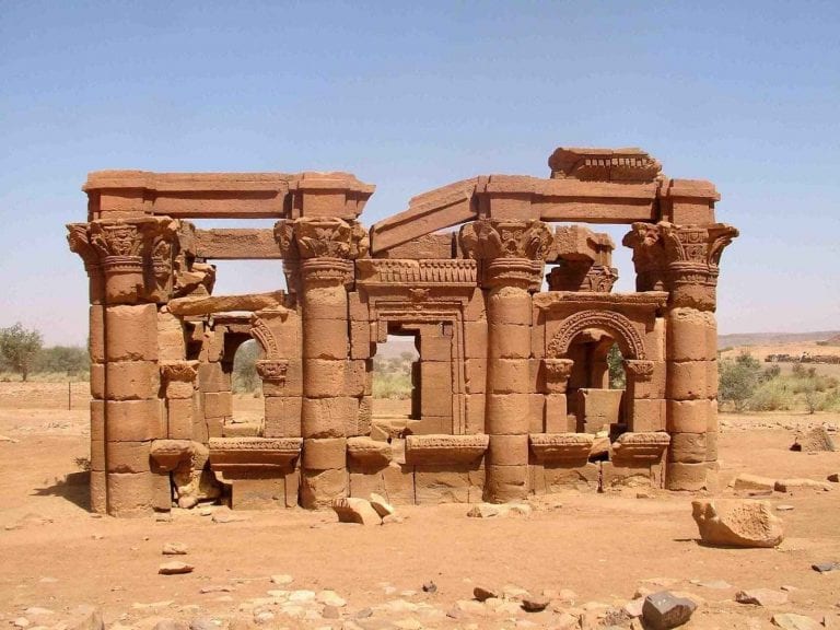 الاماكن السياحية في السودان .. " النقعة " ..