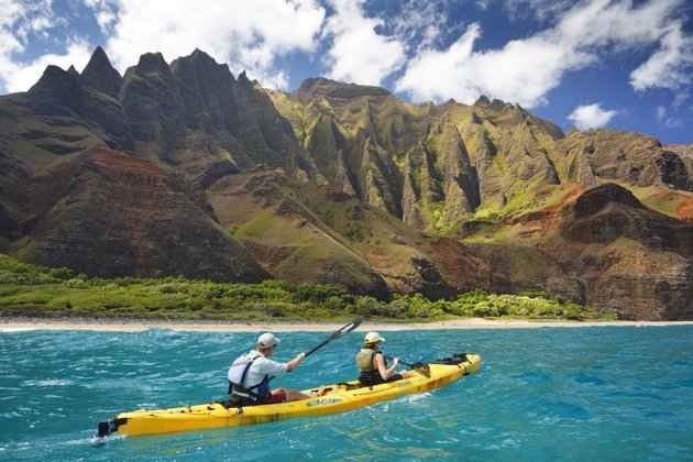 - ساحل "نا بالي كوست" The Na Pali Coast..واحدا من افضل اماكن السياحة في هاواى..