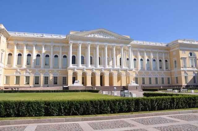 الاماكن السياحية في بطرسبرغ .." المتحف الروسى Russian Museum" ..