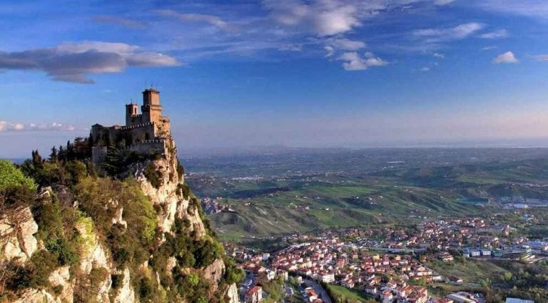 " أبراج سان مارينو الثلاثة Three Towers of San Marino " .. اهم معالم السياحة في سان مارينو ..