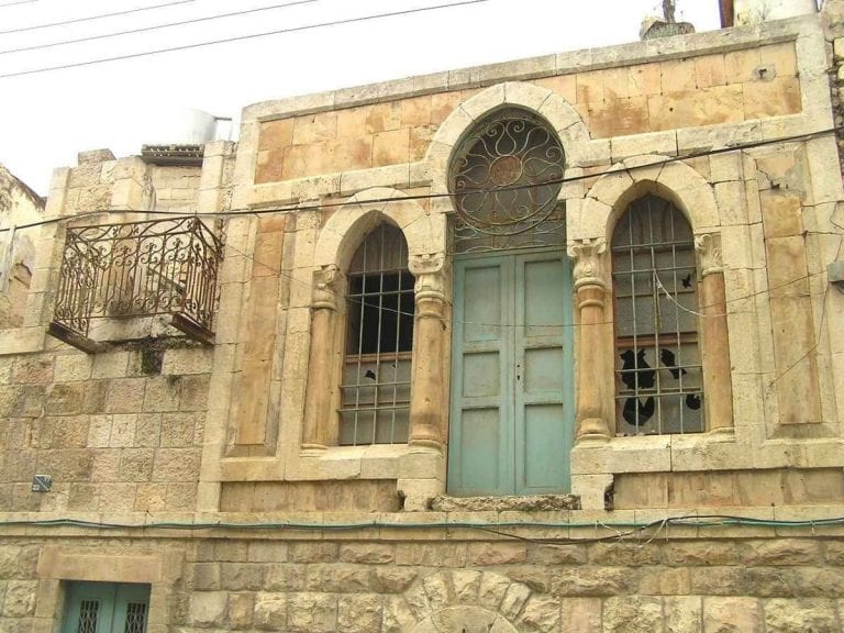 " متحف الخليل alkhalil Museum " .. أهم اماكن السياحة في الخليل ..