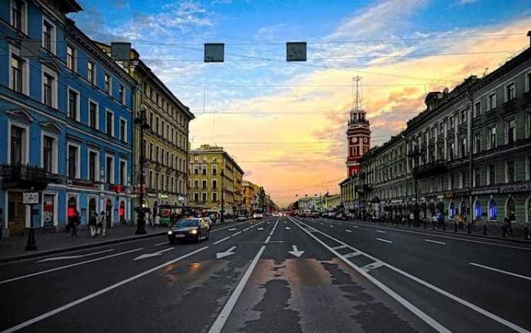 " شارع نيفسكي بروسبكت Nevsky Prospect " ..افضل اماكن السياحة في بطرسبرغ ..