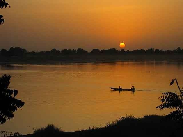 " نهر شارى Chari River in Chad " .. أهم اماكن السياحة في تشاد ..
