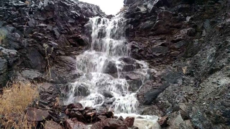 " شلالات الحوقين Waterfalls Al Hawqayn " .. افضل اماكن السياحة في الرستاق ..