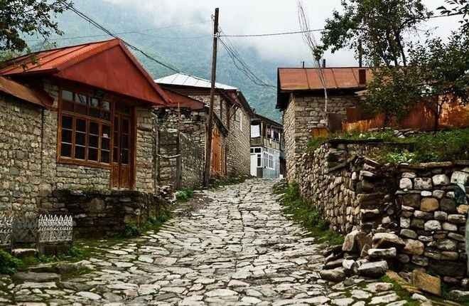 الاماكن السياحية في  شيكي اذربيجان .. " شوارع شيكي Sheki Streets " ..