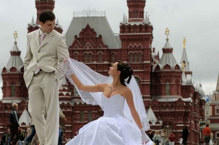 تعرف على..أشهر عادات وتقاليد الزواج فى روسيا..