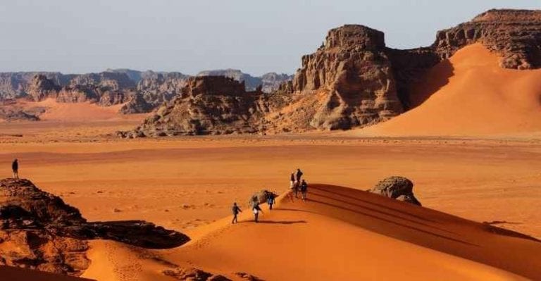  "الصحراء"..أبرز معالم السياحة في مدينة جانت الجزائرية ...