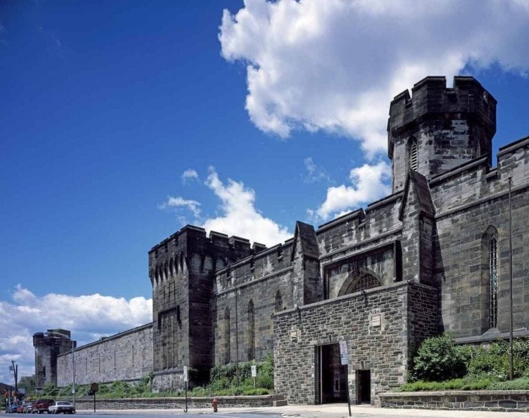 الاماكن السياحية في فيلادلفيا "   سجن الولاية الشرقية Eastern State Penitentiary " ..