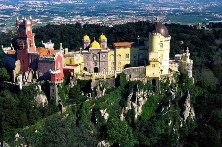  " قصر دا ريجاليرا"..واحدا من أهم اماكن السياحة في سينترا البرتغال..