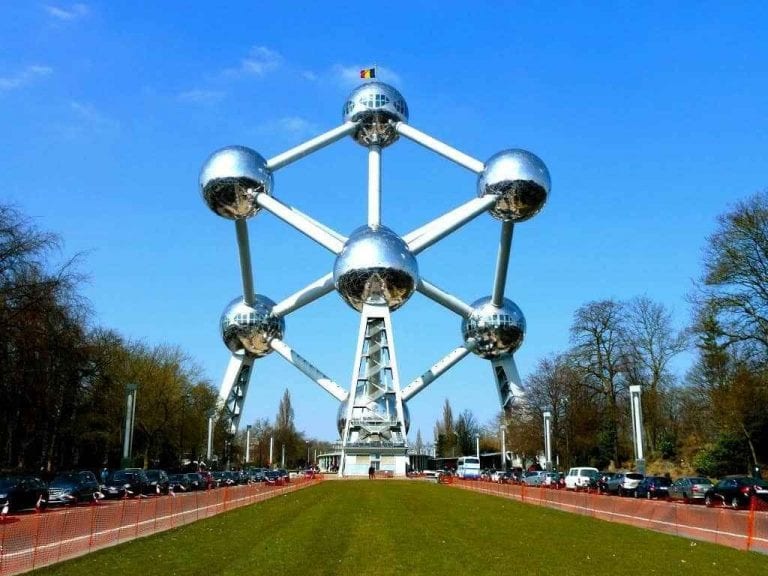 " متحف أتوميوم  Atomium "..