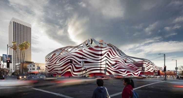 " متحف بيترسن للسيارات Petersen Automotive Museum "..