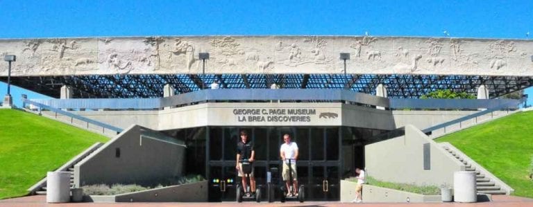 "متحف لا بري تار بيتس La Brea Tar Pits" ..