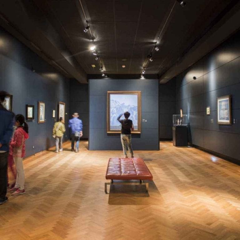 " متحف ماغريت magritte museum " ..