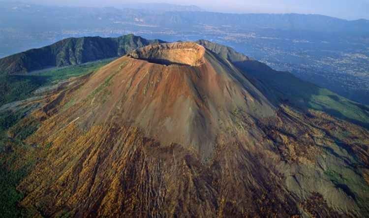جبل فيزوف Mount Vesuvius