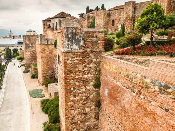 قلعة "جيبر الفارو"..أحد أهم الاماكن السياحية في ملقا الإسبانية ..