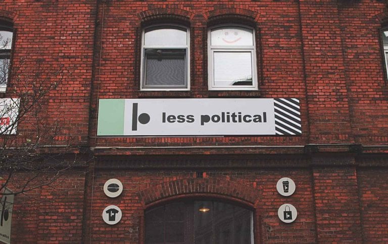 Less political - مقاهي في هامبورغ Hamburg