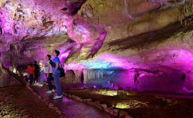 كهف بروميثيوس " Prometheus Cave "