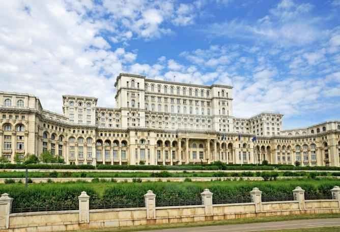  قصر البرلمان الرومانى فى بوخارست Palace of the Parliament 