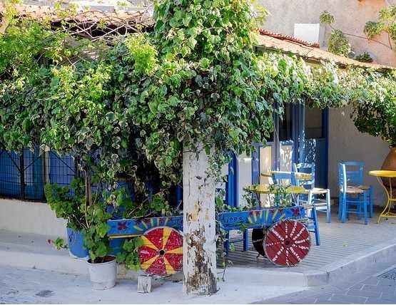 قرية "أجياسوس" ..واحدة من افضل معالم السياحة في جزيرة ليسبوس اليونانية..