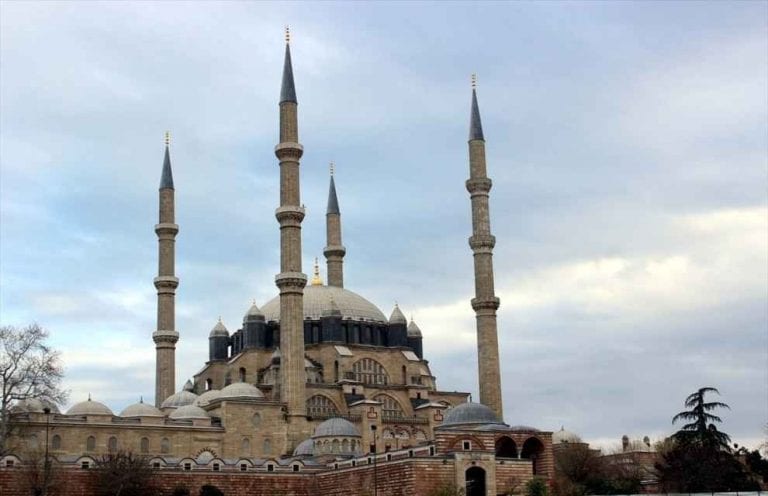 "مسجد السليمية"..أحد أبرز معالم السياحة في أدرنة التركية..