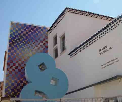 "مركز الفن المعاصر"..واحدا من أبرز أماكن السياحة في تومار البرتغالية ..