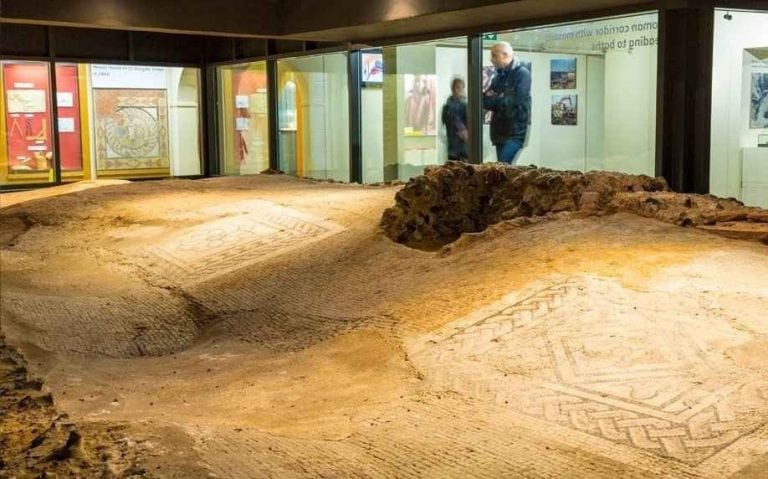 "المتحف الرومانى كانتربيرى"..أهم اماكن السياحة في كانتربيرى البريطانية...