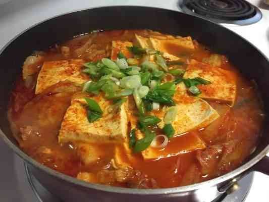  سوندوبو جاجيجا حساء التوفو اللين الحار (soondubu Jiggae) 