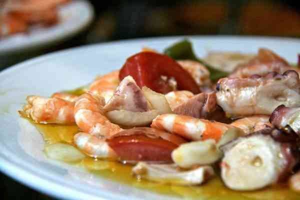  طبق المأكولات البحرية Cataplana de marisco