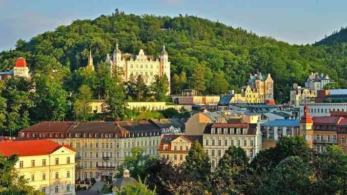Karlovy Vary كارلوفي فاري - المناطق السياحية القريبة من براغ prague