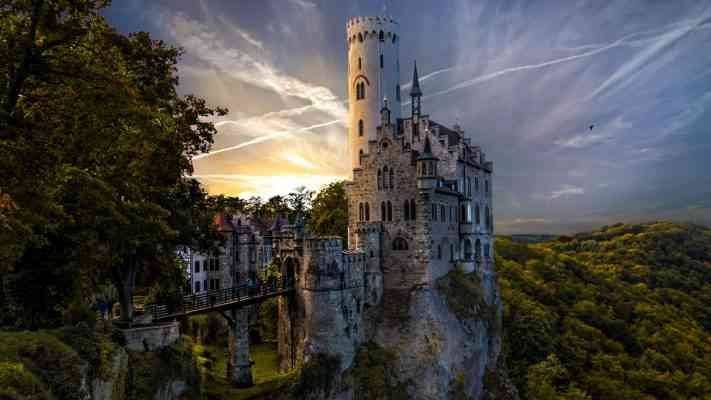 Lichtenstein castle - المناطق السياحية القريبة من شتوتغارت Stuttgart