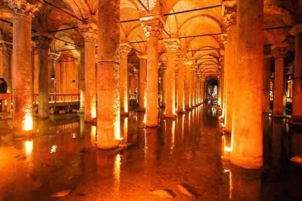 صهريج البازيليك صهريج البازيليك The Basilica Cistern