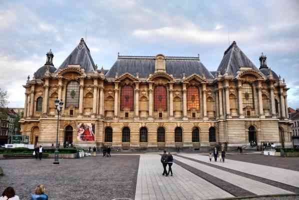 "قصر الفنون الجميلة"..واحدا من أفضل الاماكن السياحية القريبة من باريس..