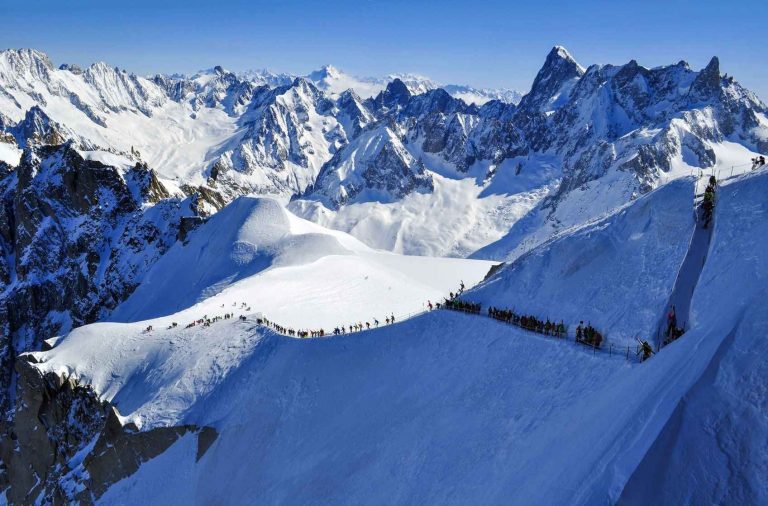 المناطق السياحية القريبة من شامونيه Chamonix