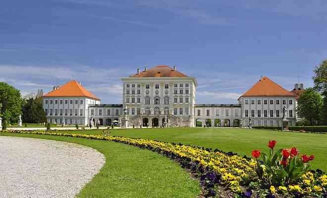 قصر نيمفنبورغ Nymphenburg Palace