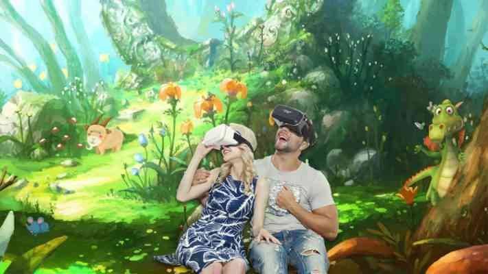  كهف العالم الافتراضي  Virtual Reality Gaming Café