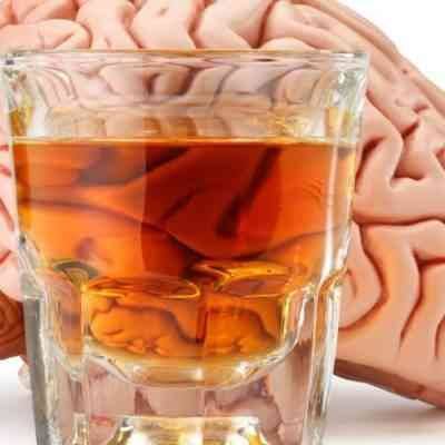 أضرار المشروبات الكحولية على المخ